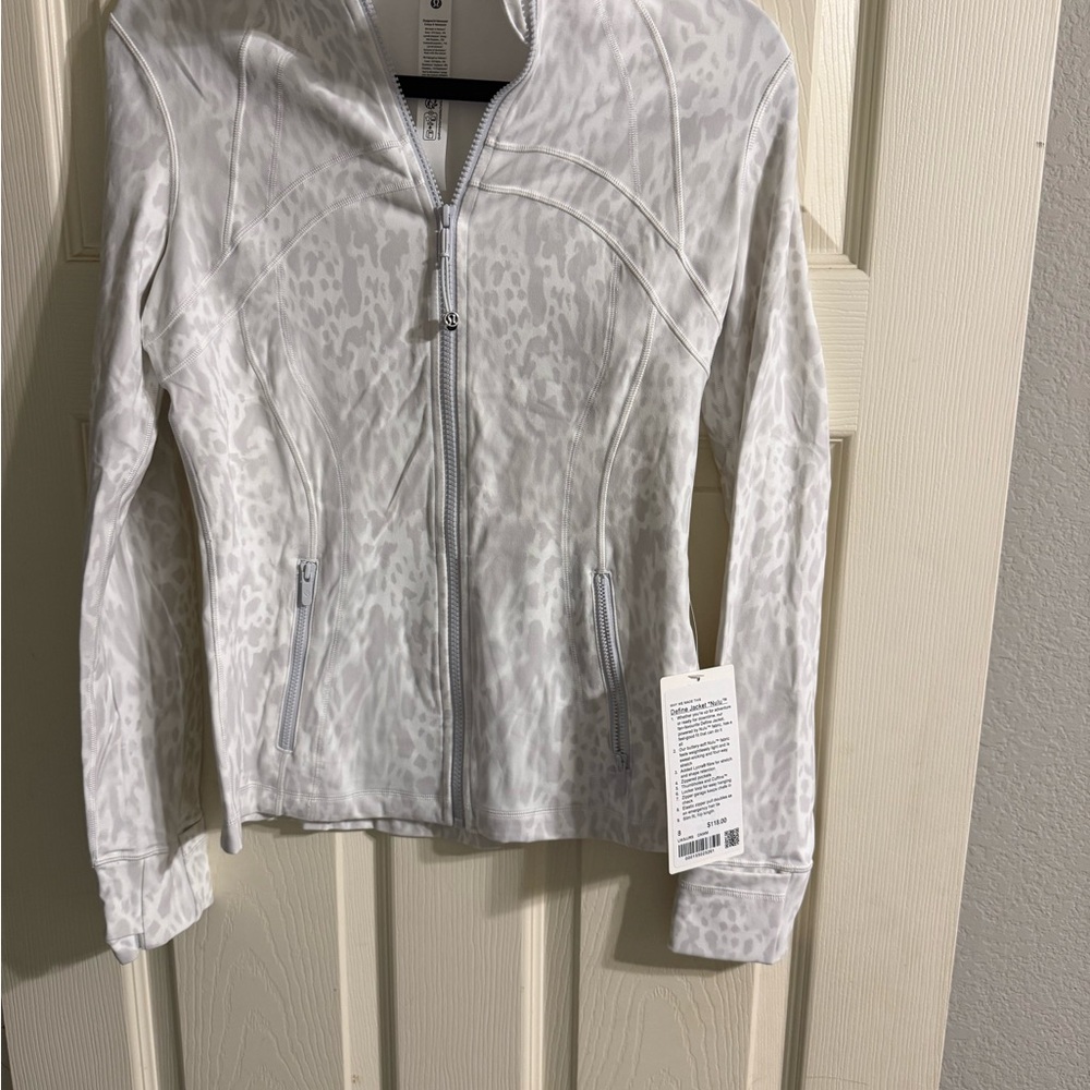 Lululemon Define Jacket Nulu Snow Leopard NWT - Picture 4 of 5